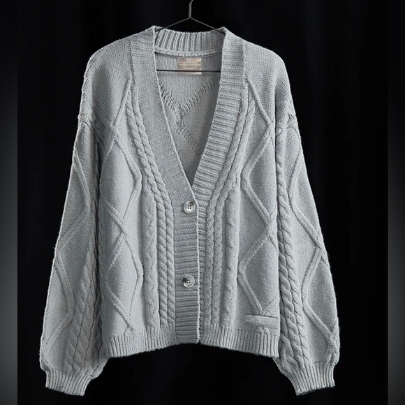 The Tortured Poets Department Gray Cardigan M/L Taylor Swift TTPD RARE - Picture 3 of 8